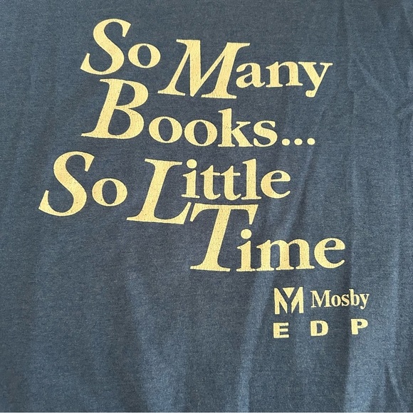 “So Many Books” Graphic Tee - Picture 5 of 7